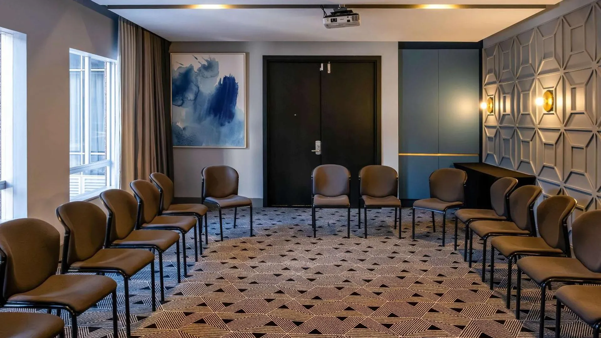 Pullman Cape Town City Centre 5*,